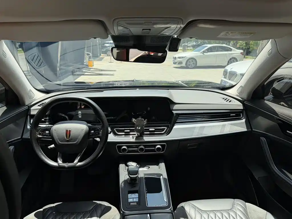 Hongqi HS5 2023 2.0T Pro