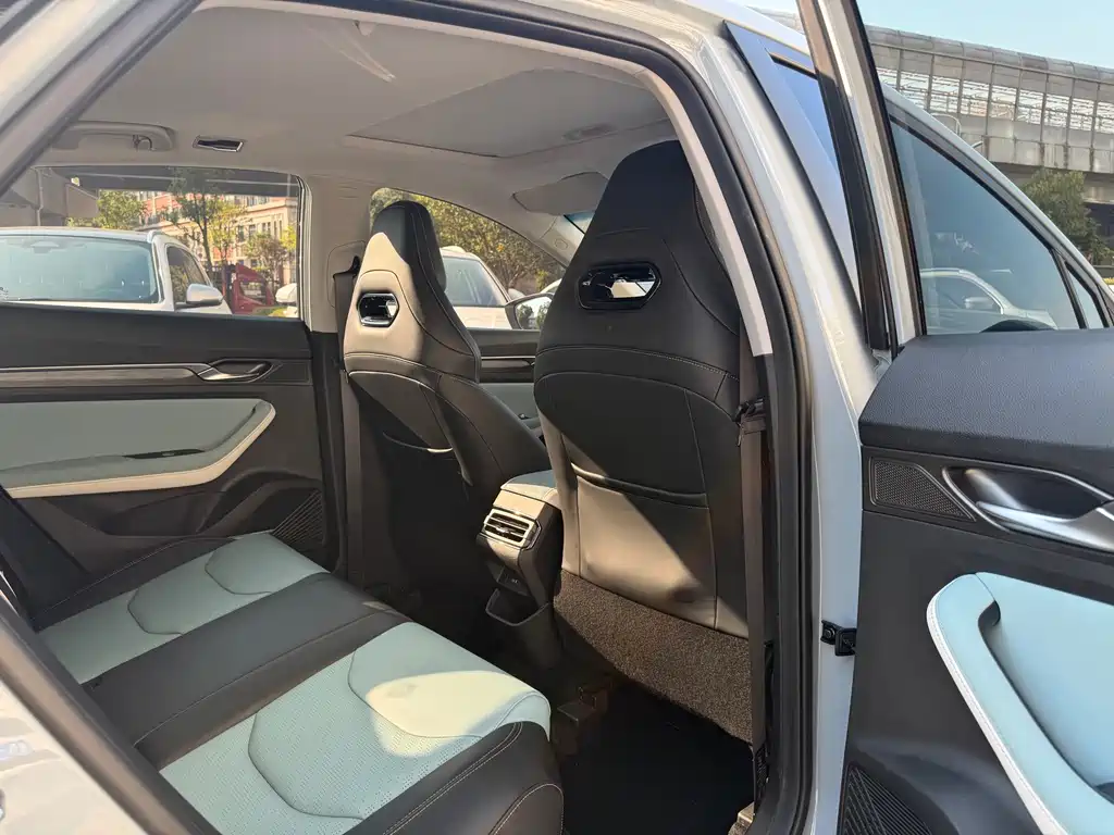 Geely Emgrand S — миниатюра 7