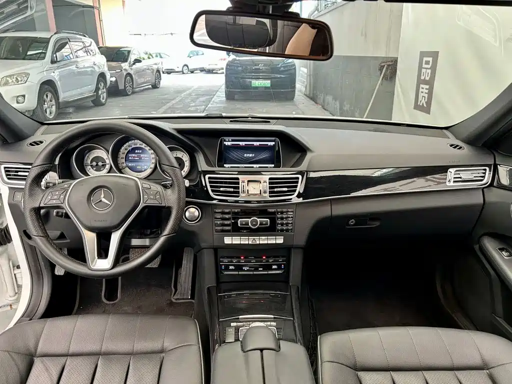 Mercedes-Benz E-Class — миниатюра 8