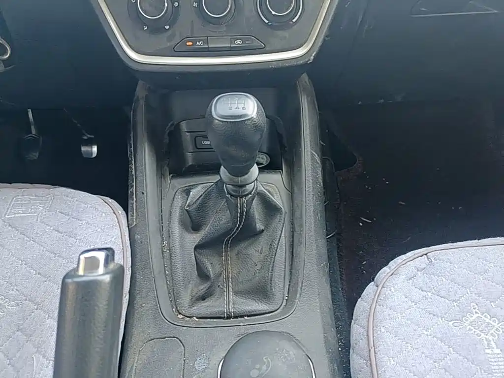 Wuling Hongguang S3 — миниатюра 14
