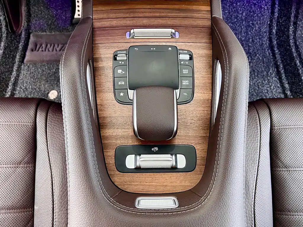 Mercedes-Benz GLS — миниатюра 20