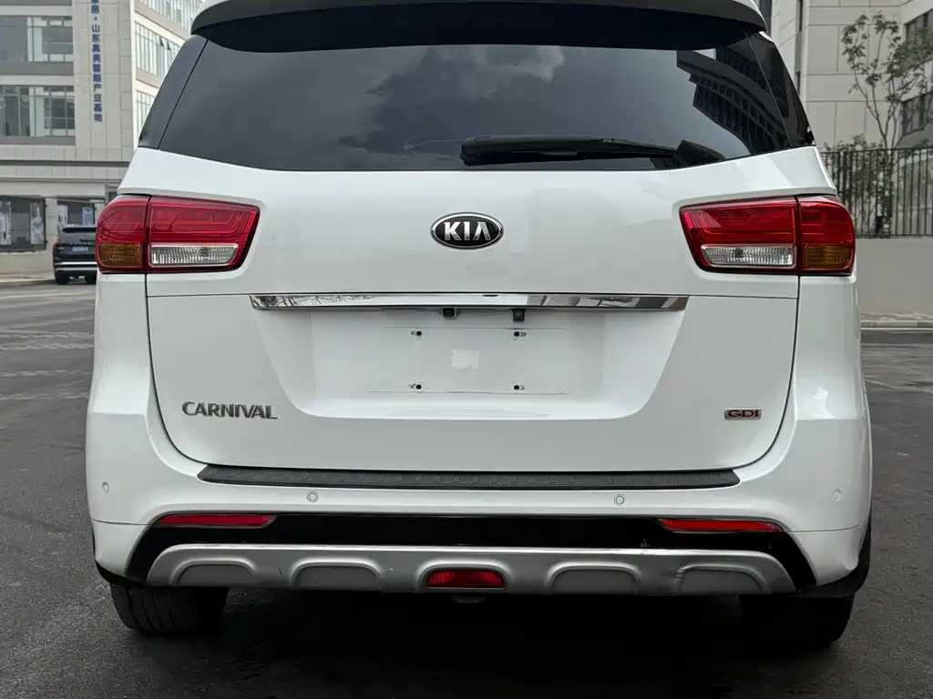 Kia Carnival — миниатюра 15