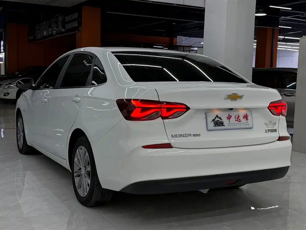 CHEVROLET CRUZE