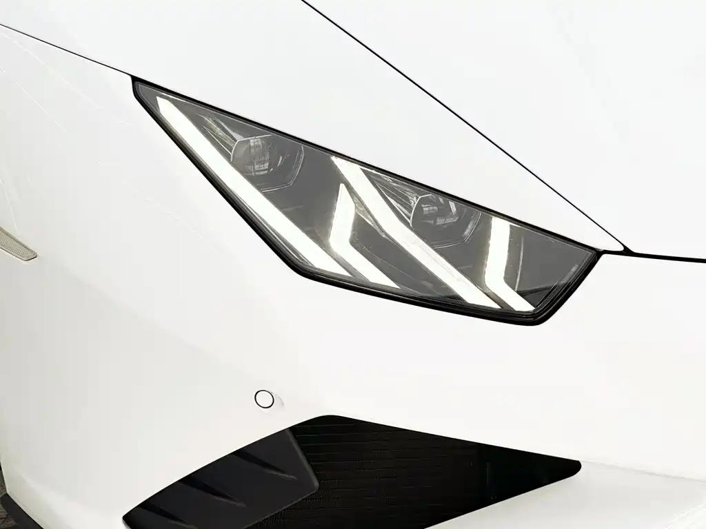 LAMBORGHINI HURACÁN