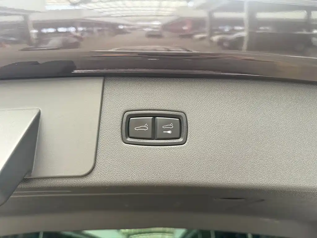 Porsche Cayenne — миниатюра 16