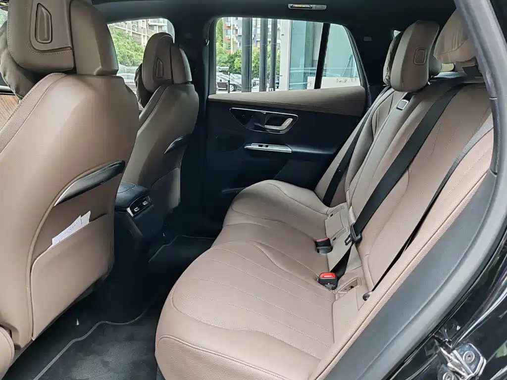 Mercedes-Benz EQE SUV — миниатюра 9