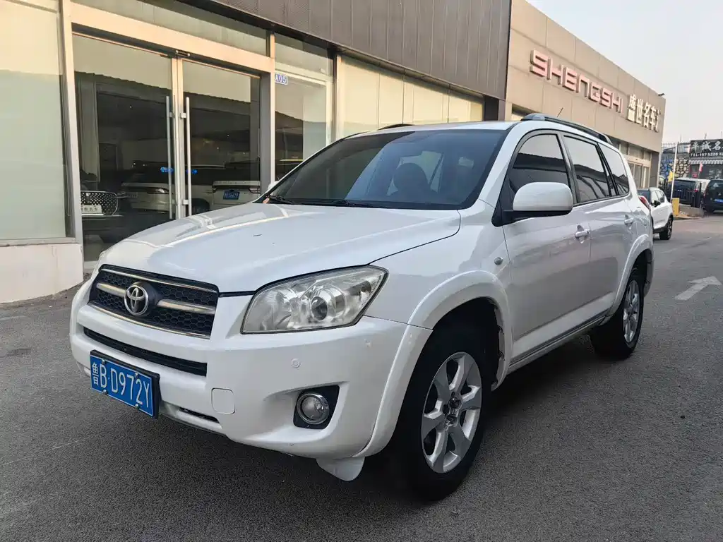 Toyota RAV4 2011