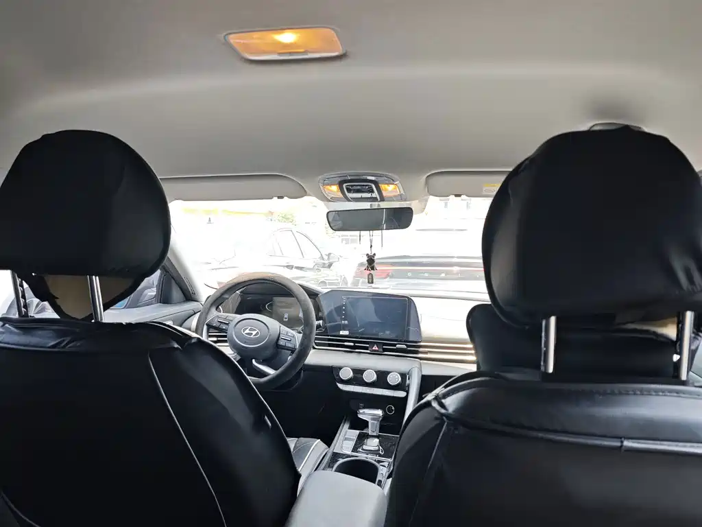 Hyundai Elantra — миниатюра 9