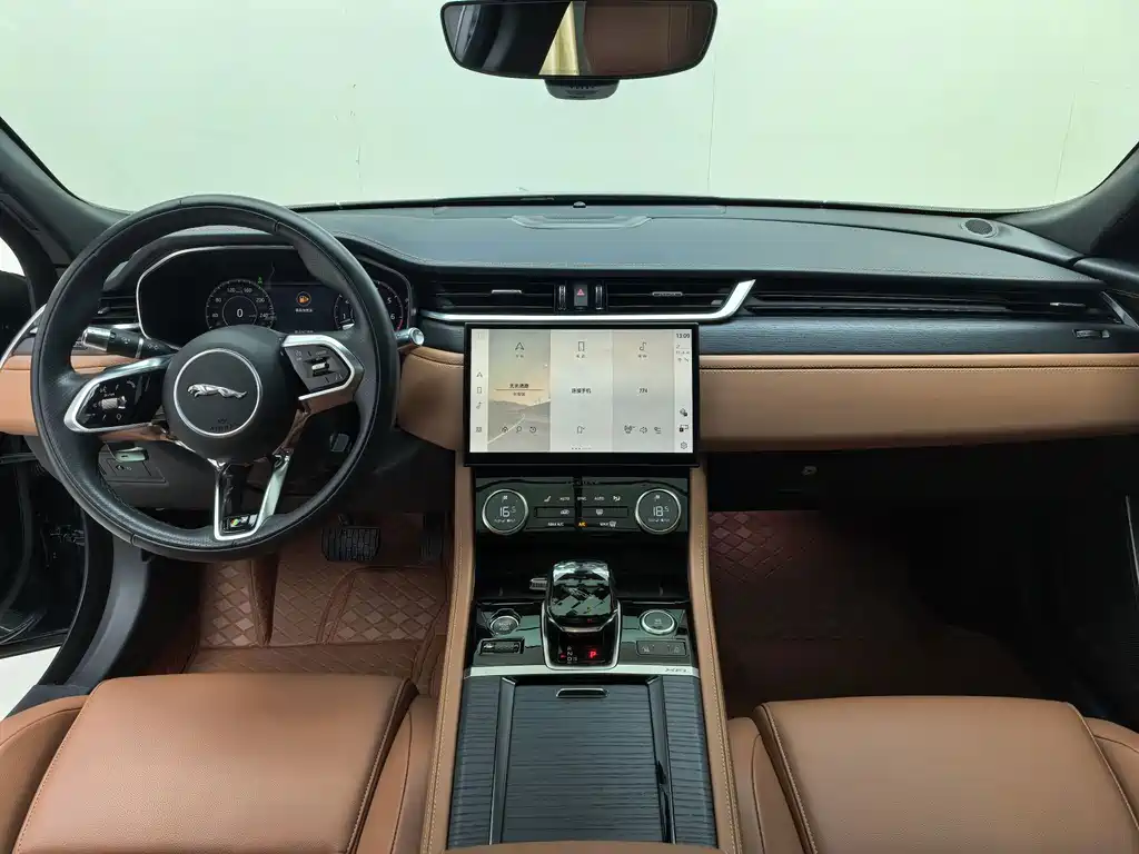 Jaguar XFL — миниатюра 10