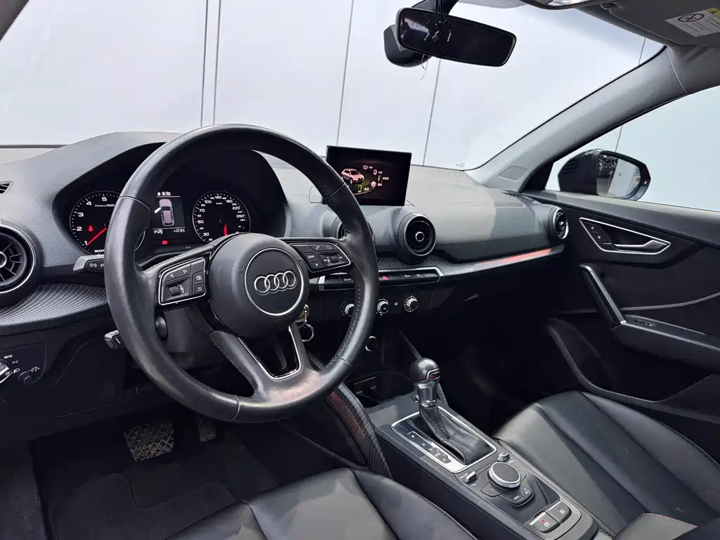 Audi Q2L 2018 35 TFSI V