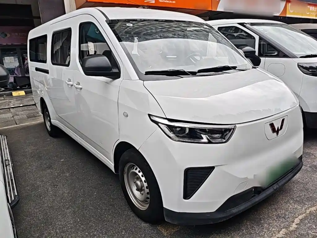 Wuling Yangguang — миниатюра 4
