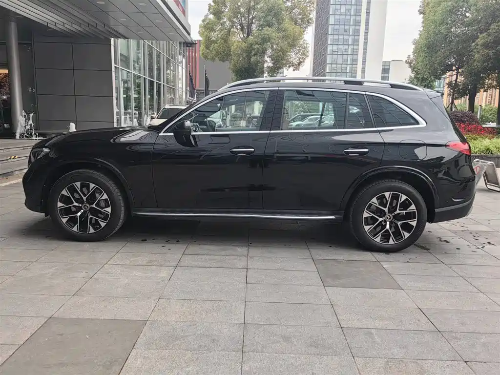 Mercedes-Benz GLC 2025 350 e L 4MATIC