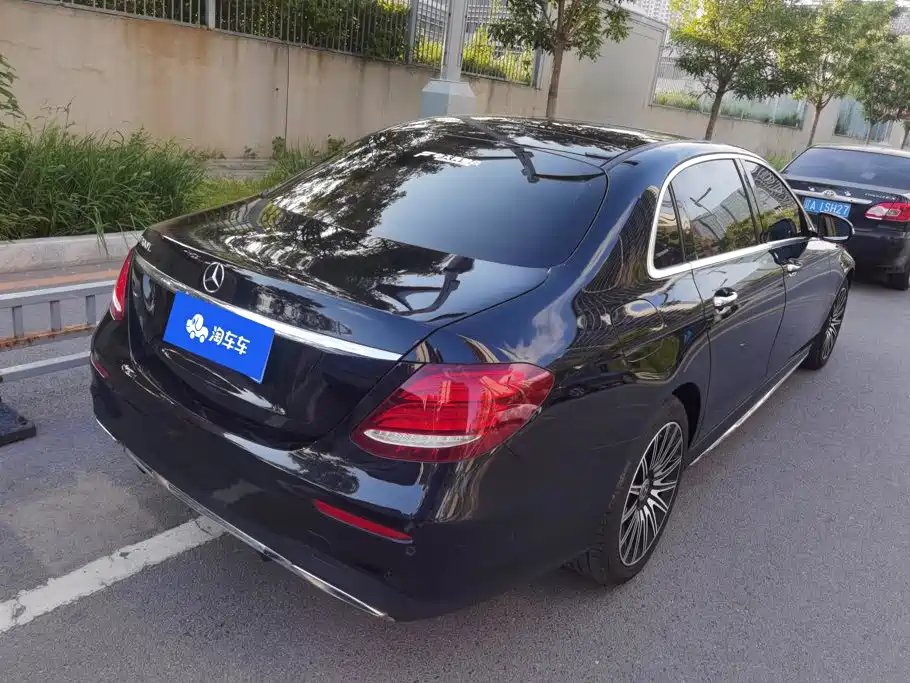 Mercedes-Benz E-Class — миниатюра 3