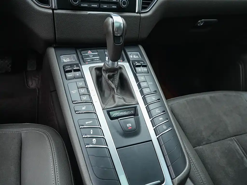 Porsche Macan — миниатюра 8