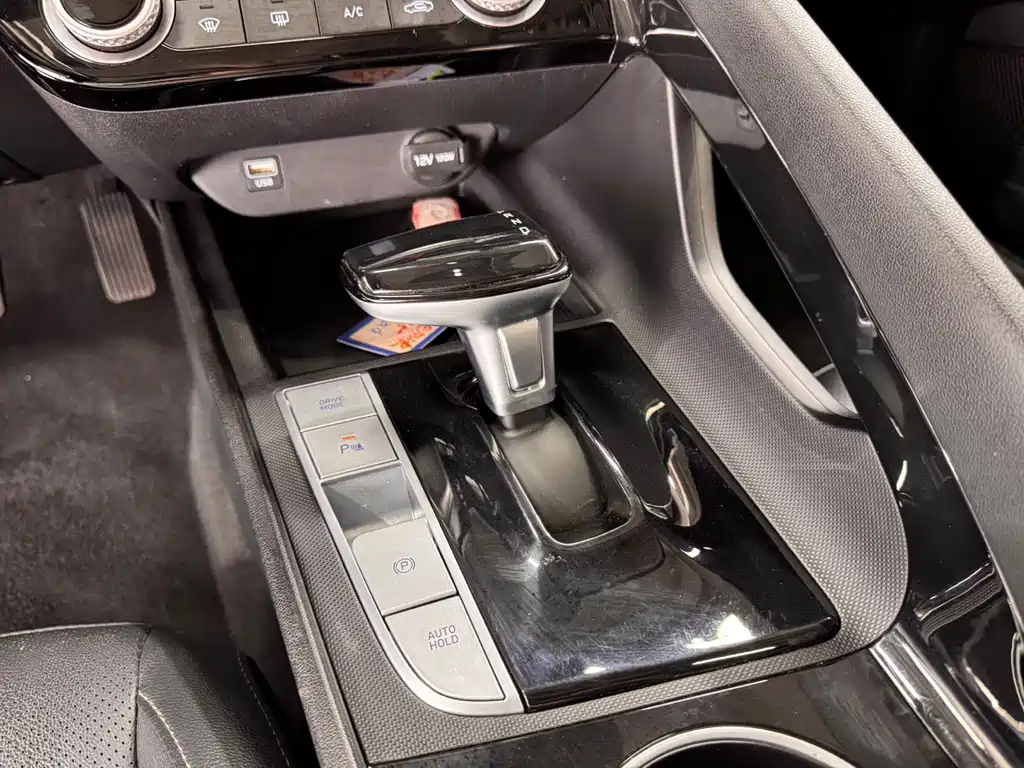 Hyundai Elantra — миниатюра 12