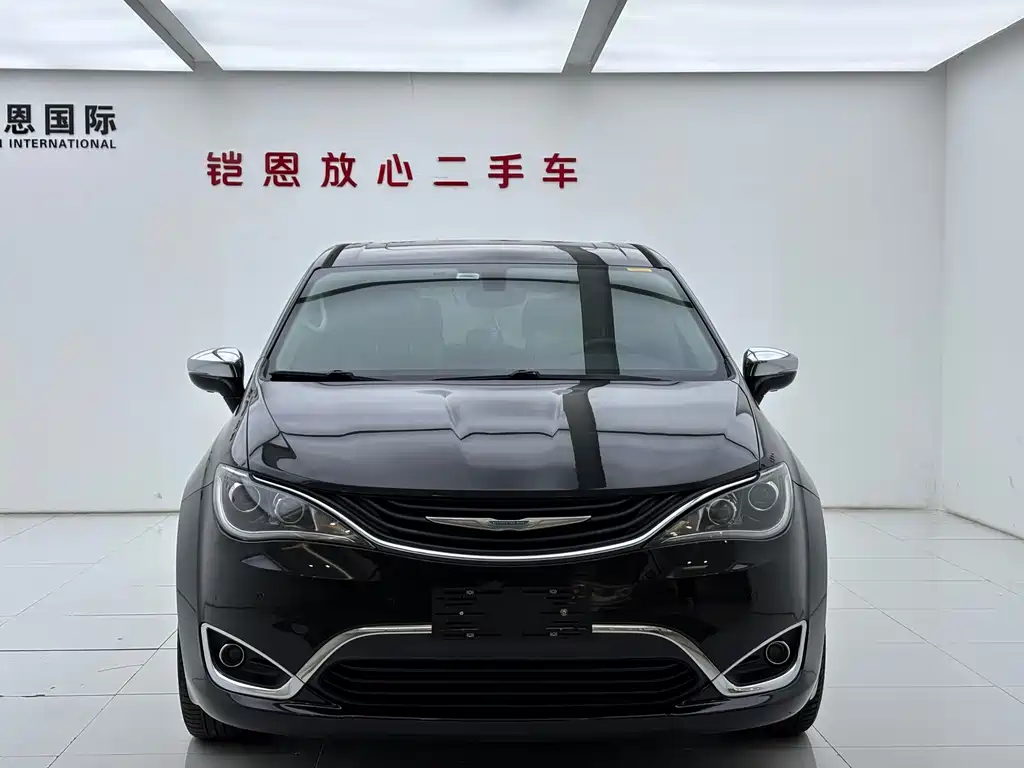 Chrysler Grand Voyager PHEV (Import) — миниатюра 2
