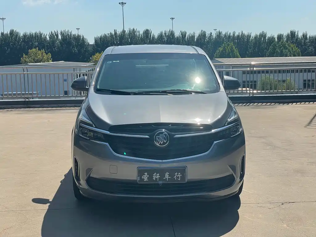 Buick GL8 — миниатюра 2