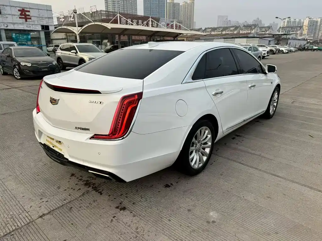 CADILLAC XTS