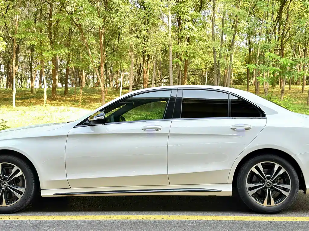 Mercedes-Benz C-Class — миниатюра 3