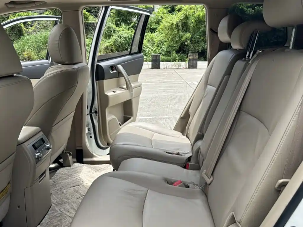 Toyota Highlander — миниатюра 10