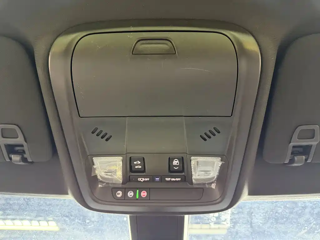 Cadillac XT4 — миниатюра 11