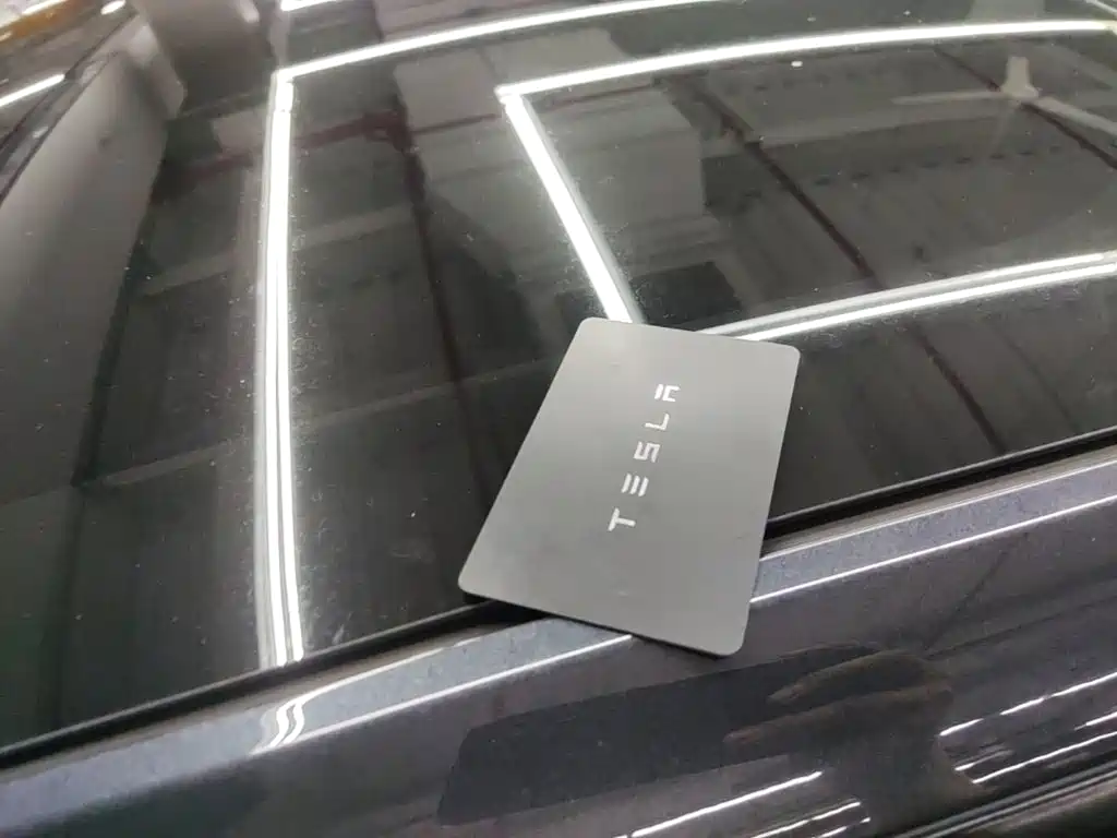 Tesla Model 3 — миниатюра 9