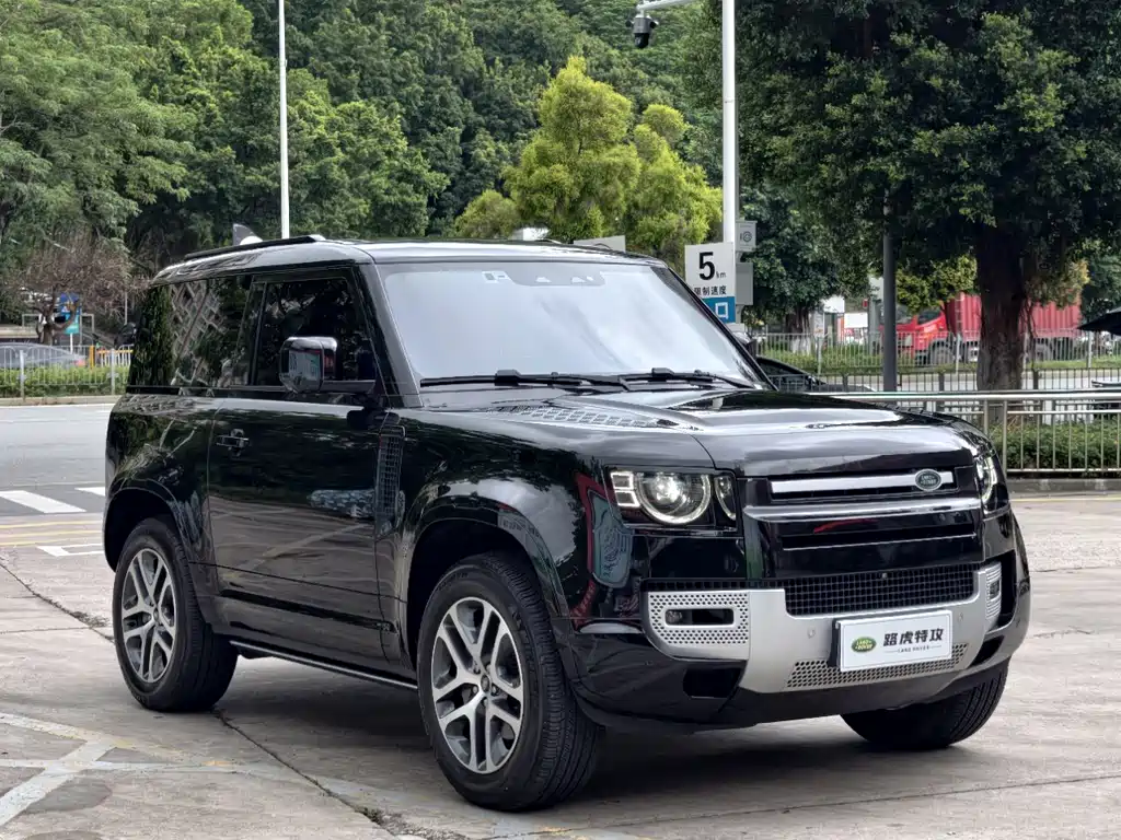 Land Rover Defender — миниатюра 3
