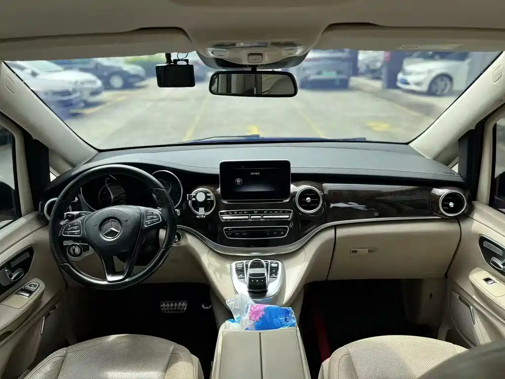Mercedes-Benz V-Class — миниатюра 6