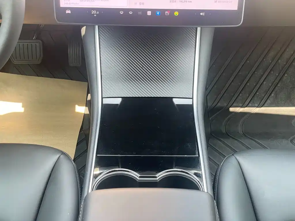 Tesla Model 3 — миниатюра 16