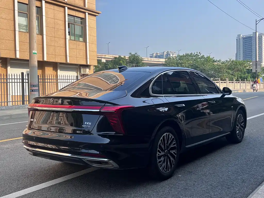 Hongqi Hongqi H5 — миниатюра 6