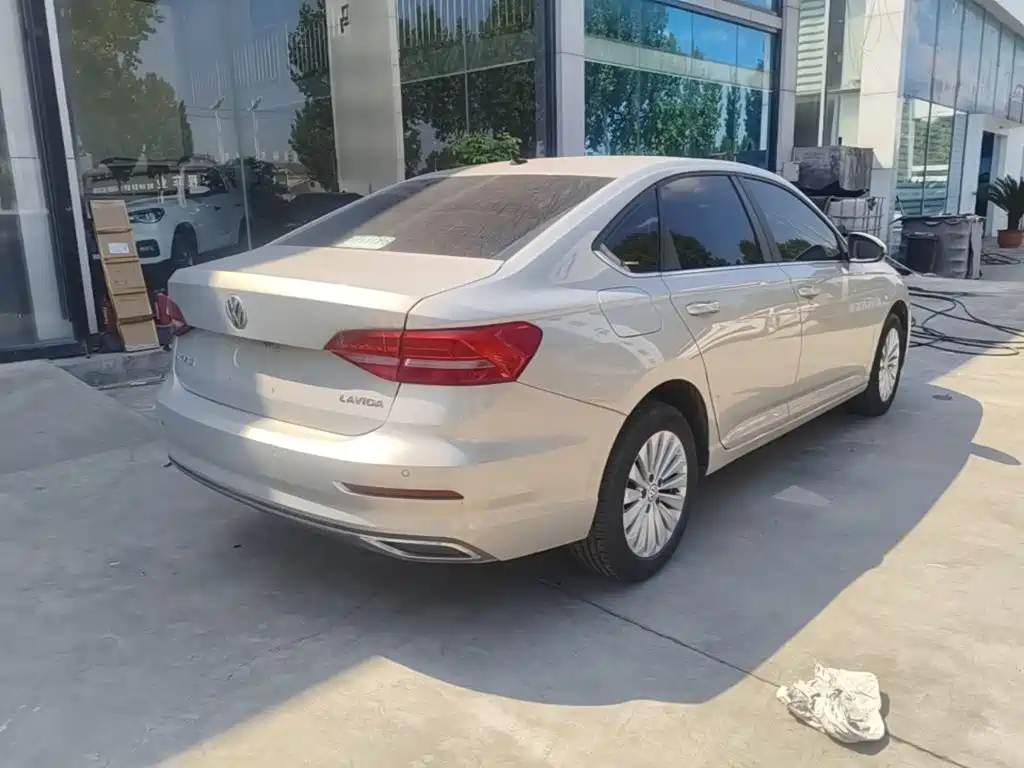 Volkswagen Lavida — миниатюра 7