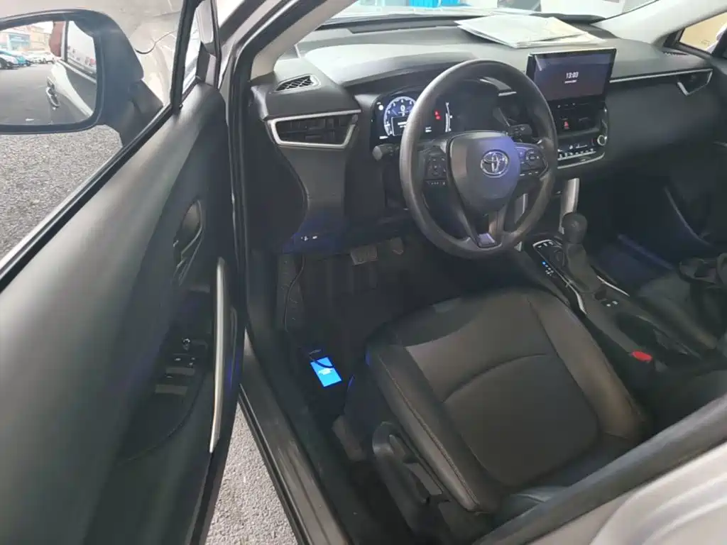 Toyota Corolla Cross — миниатюра 21