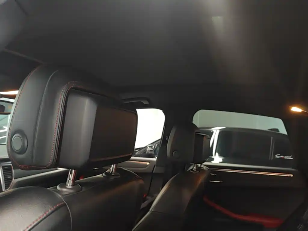Porsche Macan — миниатюра 18
