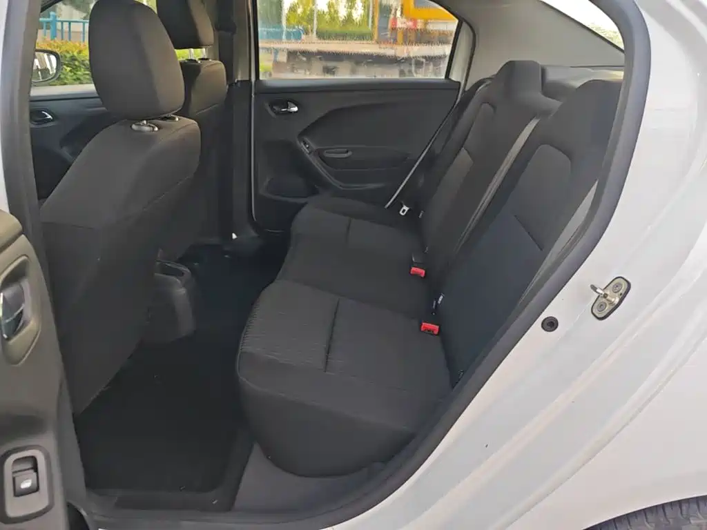 Citroen Elysee — миниатюра 17