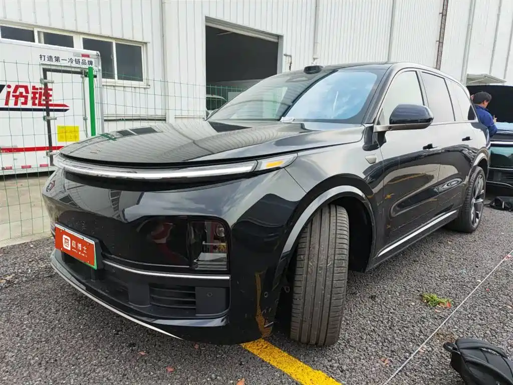 Li Auto Li L9 2025