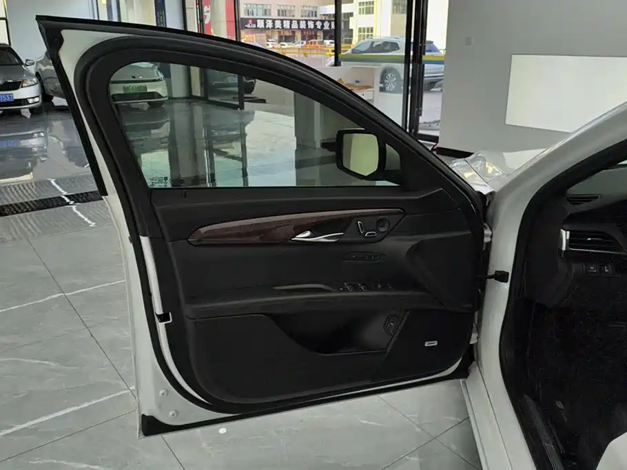 Cadillac CT6 — миниатюра 7