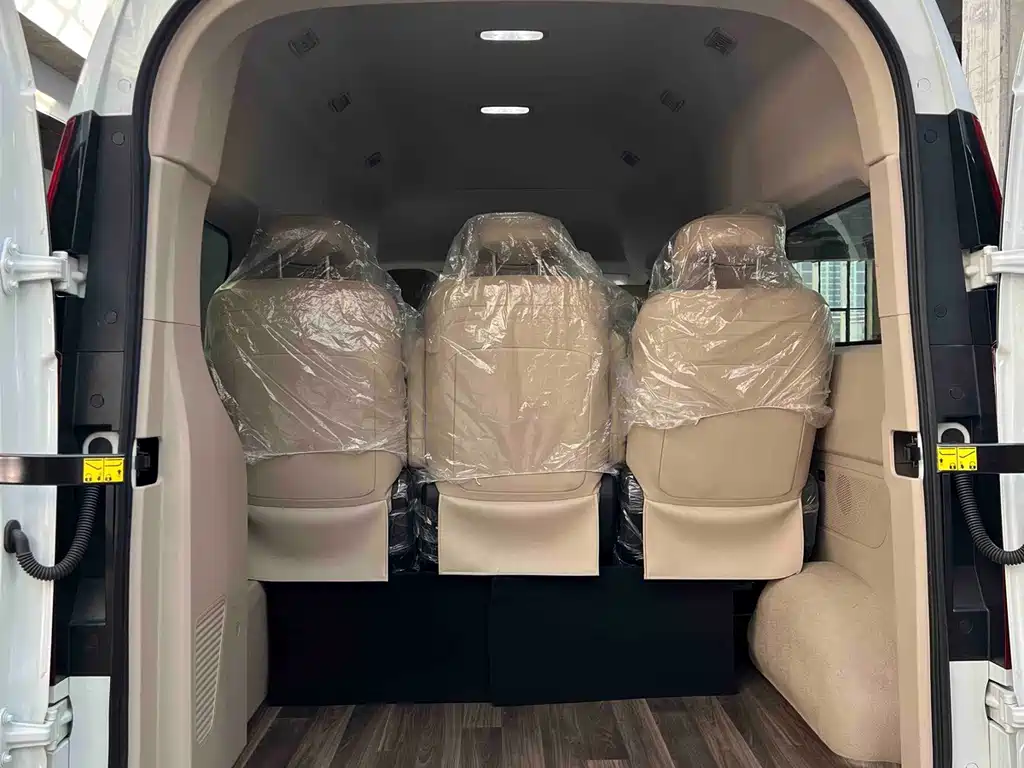 MAXUS V70 — миниатюра 8