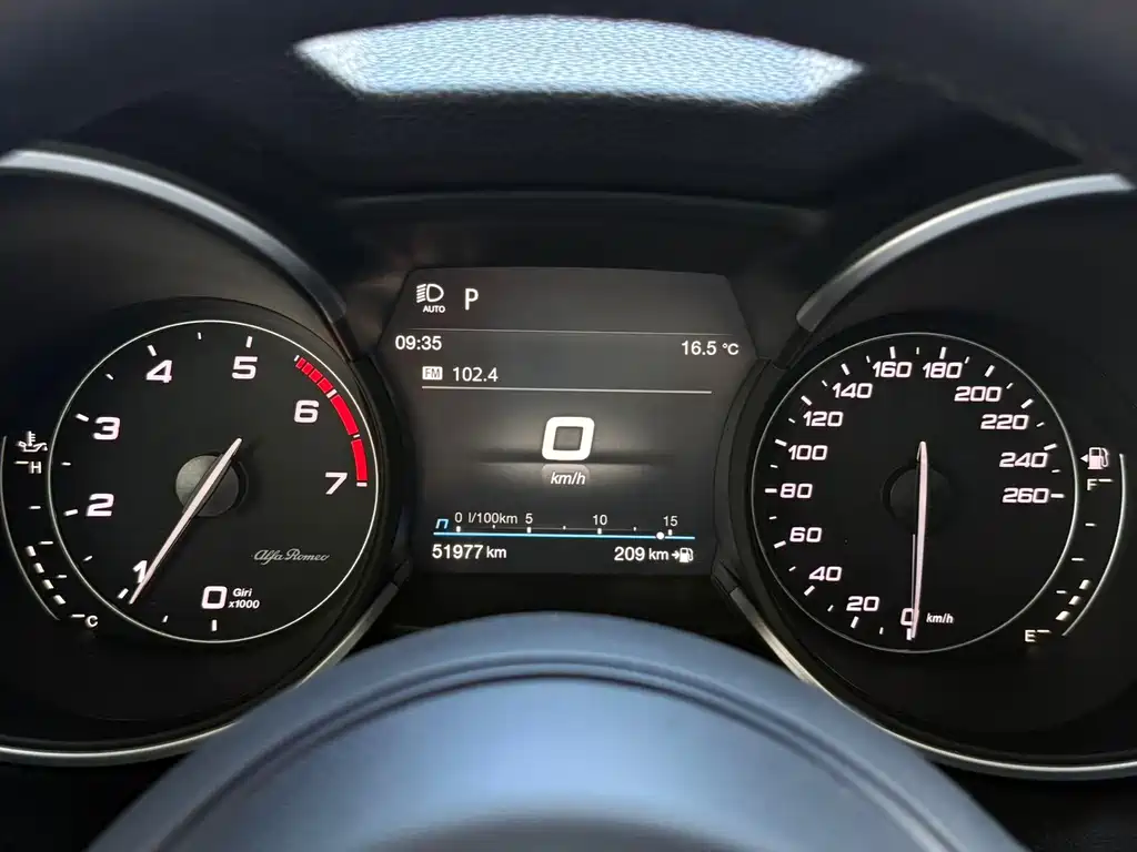 Alfa Romeo Stelvio — миниатюра 11