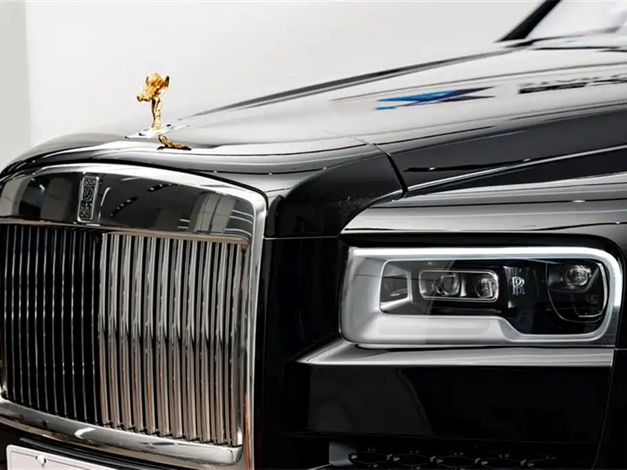 Rolls-Royce Cullinan 2024 мест