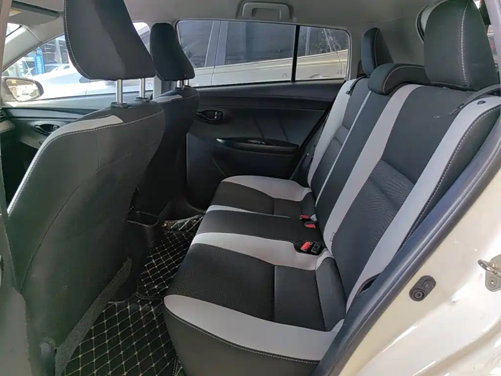 Toyota Yaris L — миниатюра 17