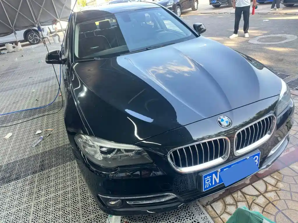 BMW 5 Series — миниатюра 3