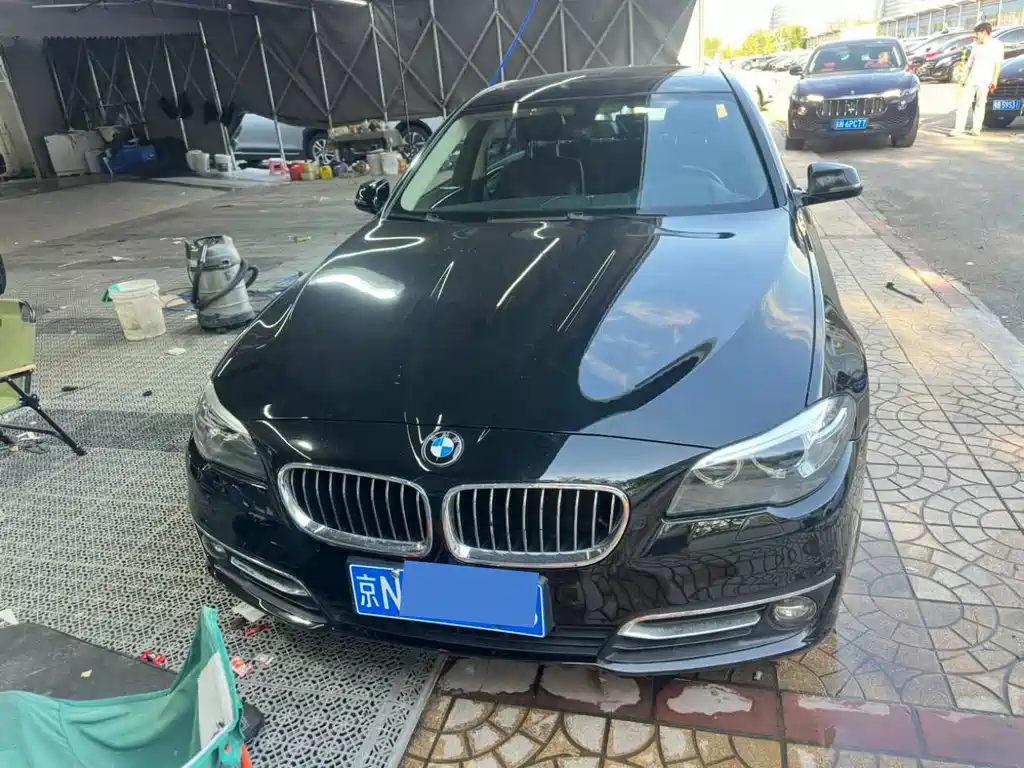 BMW 5 Series — миниатюра 2