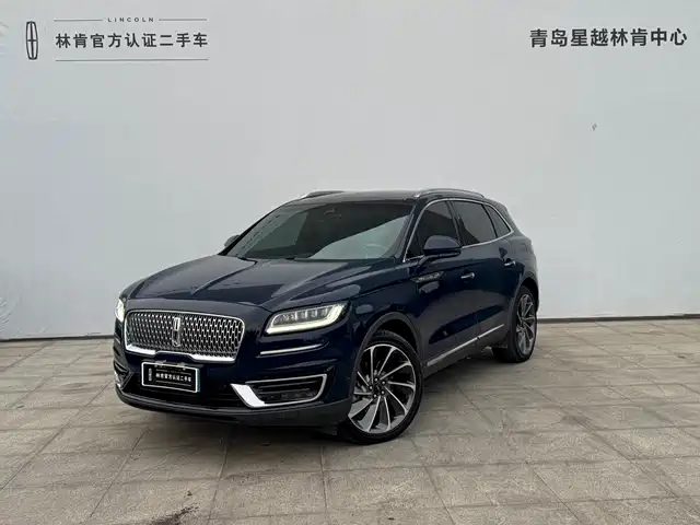 LINCOLN NAVIGATOR (IMPORT)