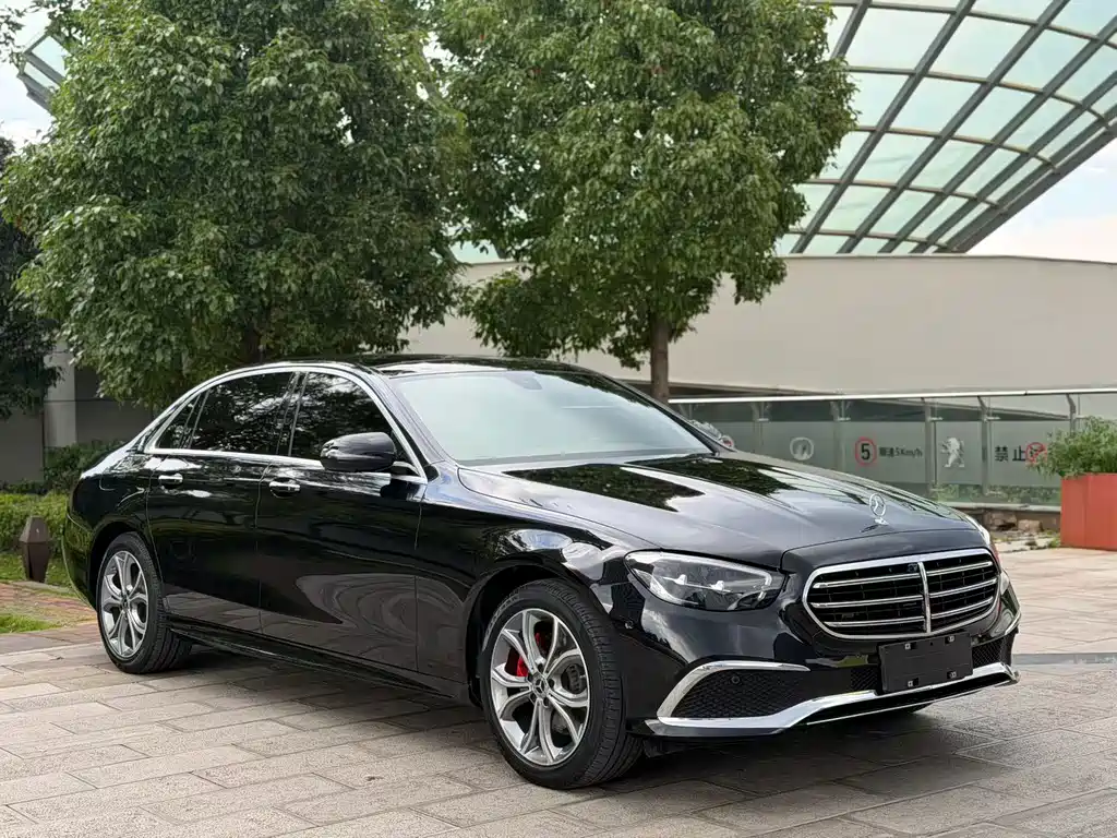 Mercedes-Benz E-Class — миниатюра 3