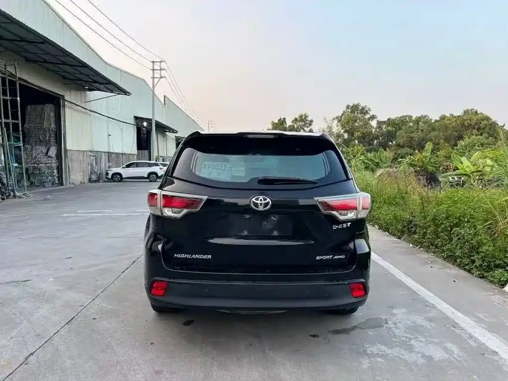 Toyota Highlander — миниатюра 9