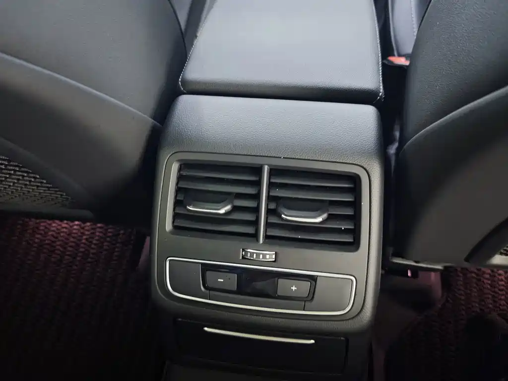 Audi A4L — миниатюра 6