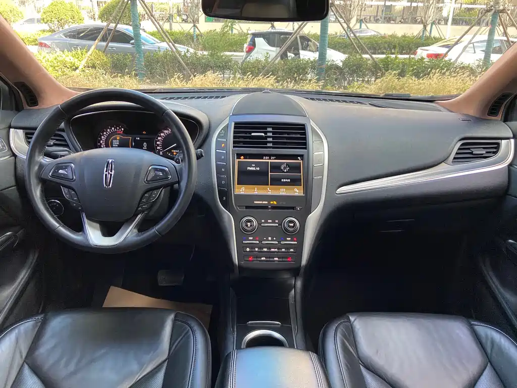 Lincoln MKC — миниатюра 11