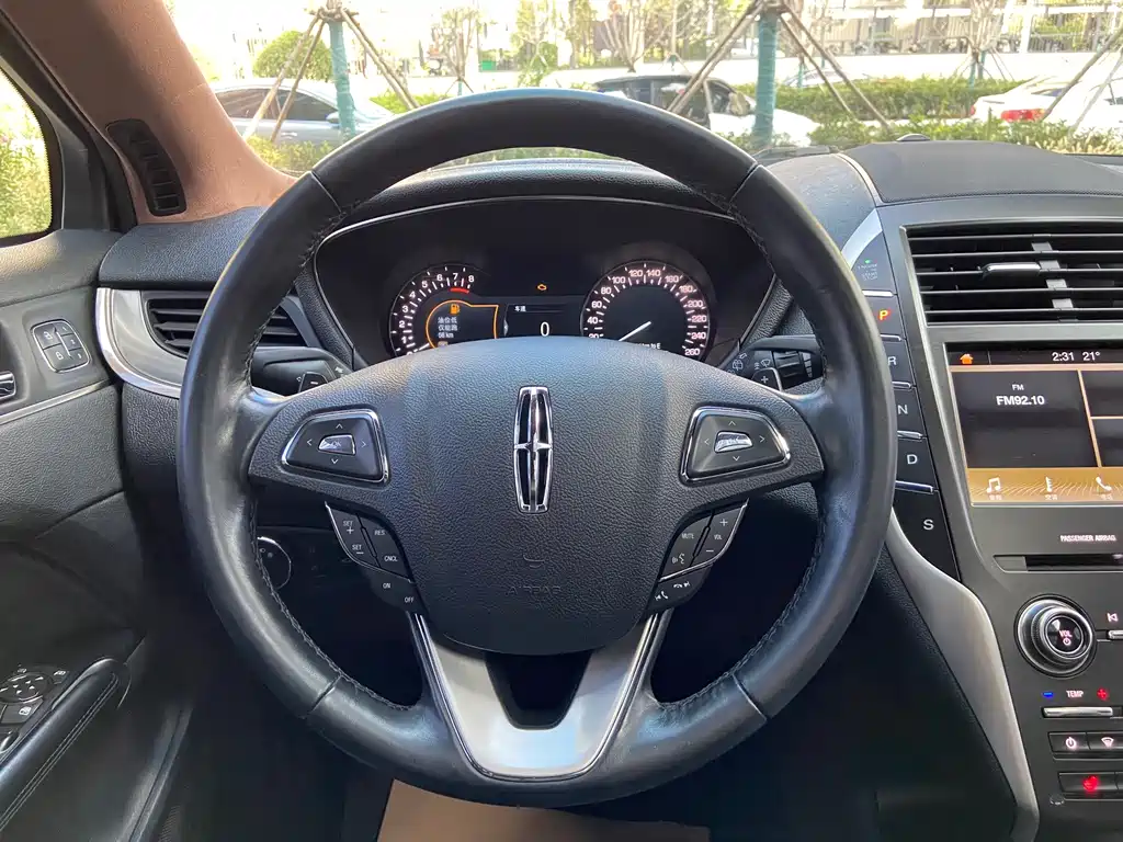 Lincoln MKC — миниатюра 12