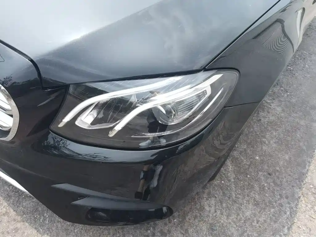 Mercedes-Benz E-Class — миниатюра 18