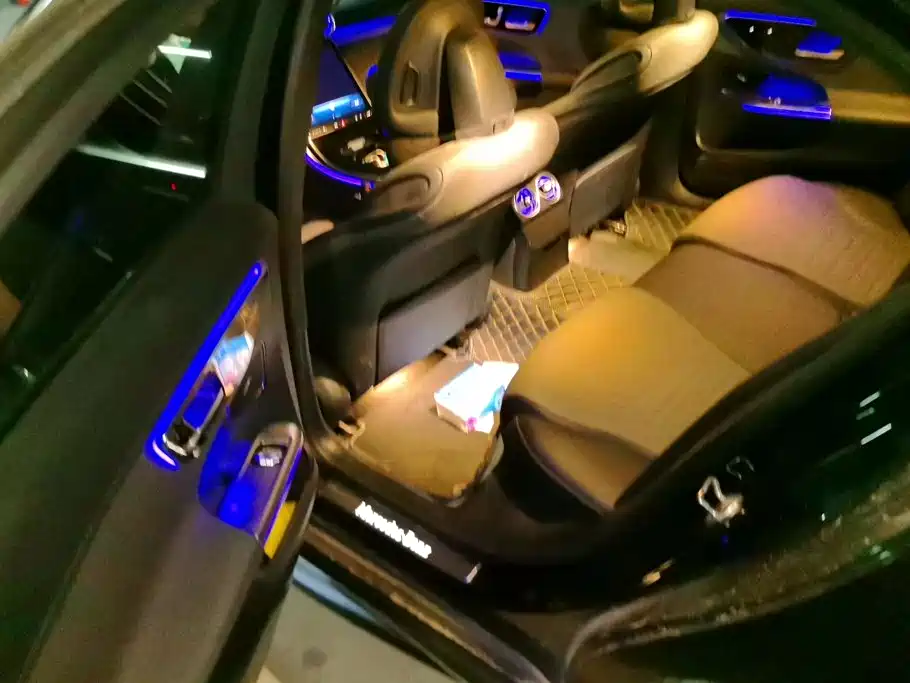 Mercedes-Benz C-Class — миниатюра 11